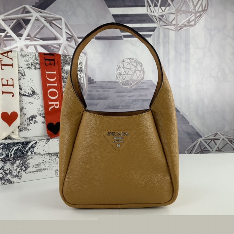 Pra*a shopping bags